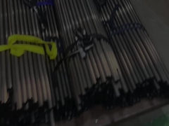 أنبوب من الصلب الكاربوني