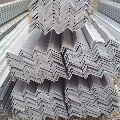 SS 304 201 316L زاوية الفولاذ المقاوم للصدأ 50 * 50mm 60 * 60mm المطاط الساخن للمباني