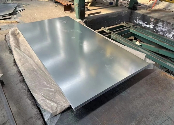 AISI ASTM JIS Q345 Q215 Q195 صفيحة الفولاذ المغلفة المطاطية ساخنة / مطاطية باردة للصناعة